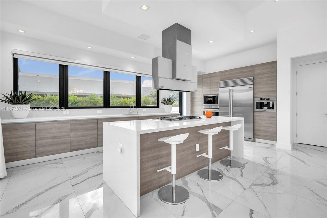 待售: $3,650,000 (5 贝兹, 9 浴室, 6171 平方英尺)