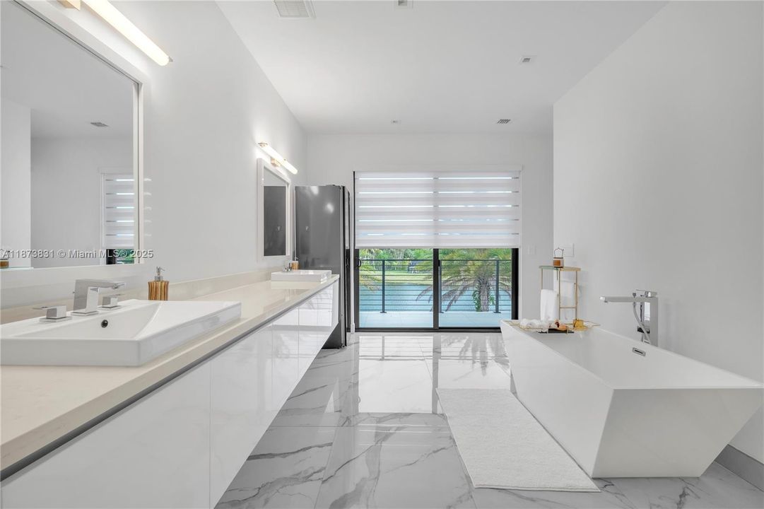 待售: $3,650,000 (5 贝兹, 9 浴室, 6171 平方英尺)