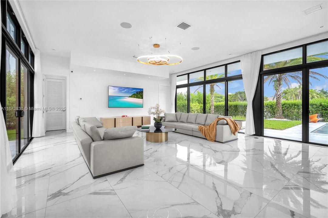 待售: $3,650,000 (5 贝兹, 9 浴室, 6171 平方英尺)