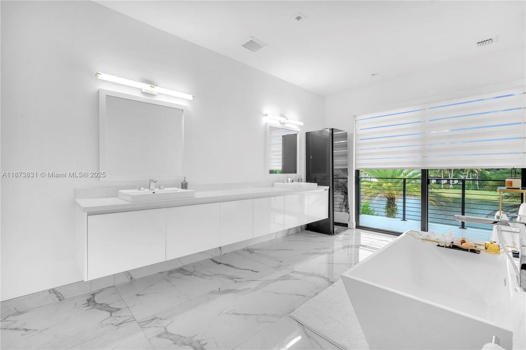 待售: $3,650,000 (5 贝兹, 9 浴室, 6171 平方英尺)