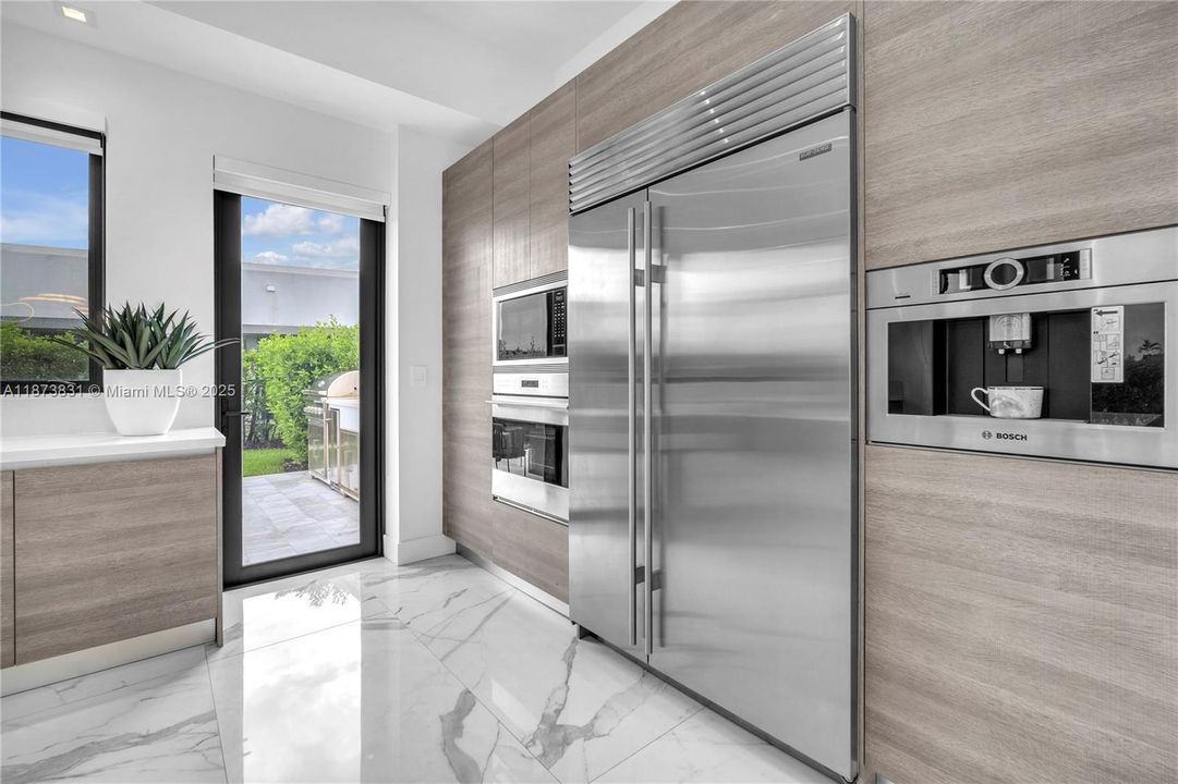 待售: $3,650,000 (5 贝兹, 9 浴室, 6171 平方英尺)