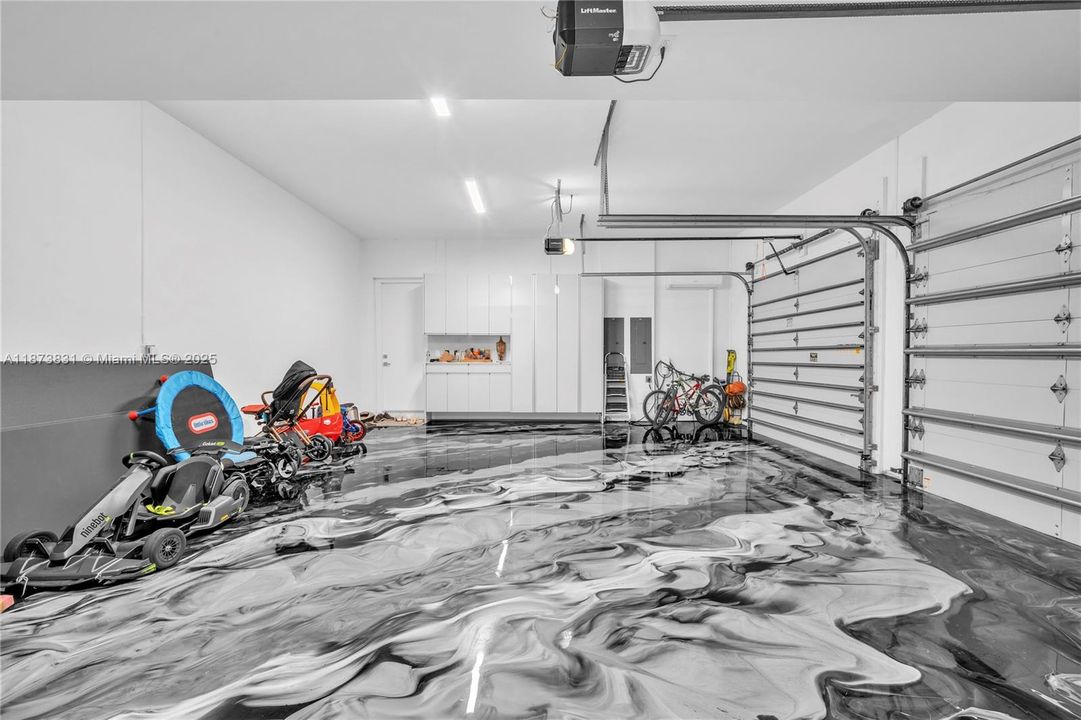 待售: $3,650,000 (5 贝兹, 9 浴室, 6171 平方英尺)