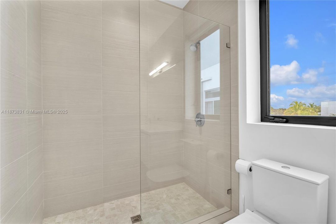 待售: $3,650,000 (5 贝兹, 9 浴室, 6171 平方英尺)