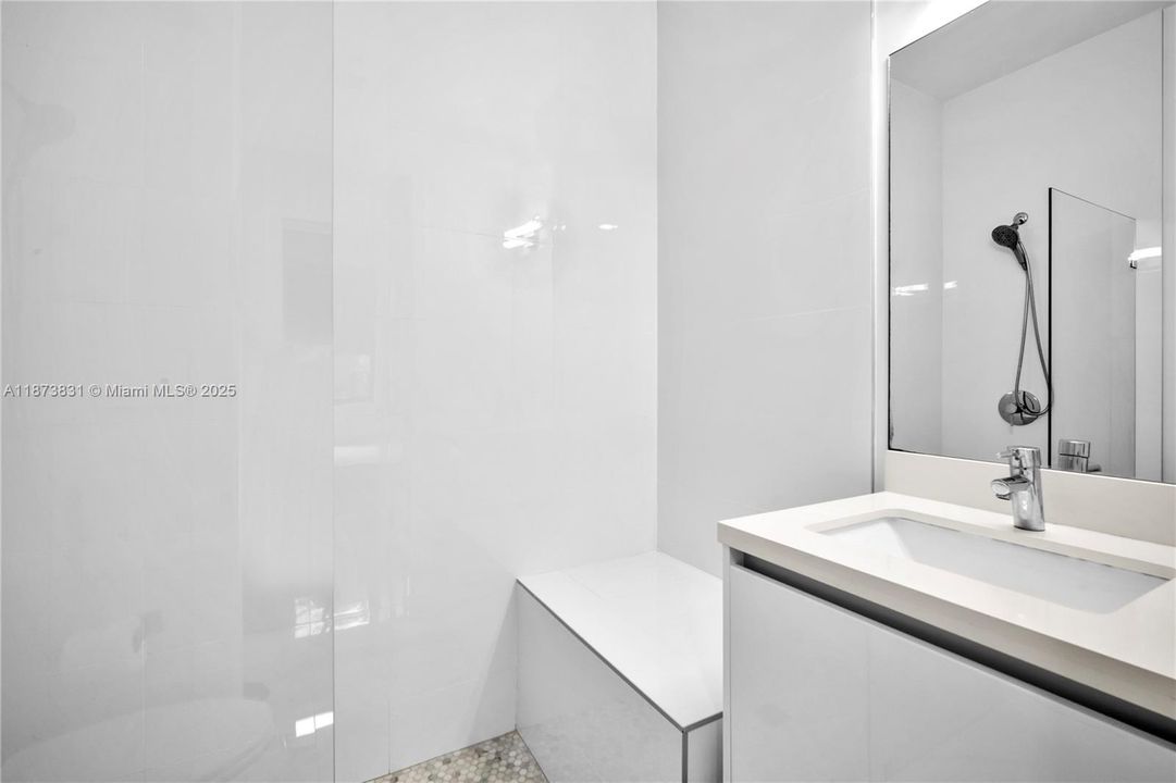 待售: $3,650,000 (5 贝兹, 9 浴室, 6171 平方英尺)