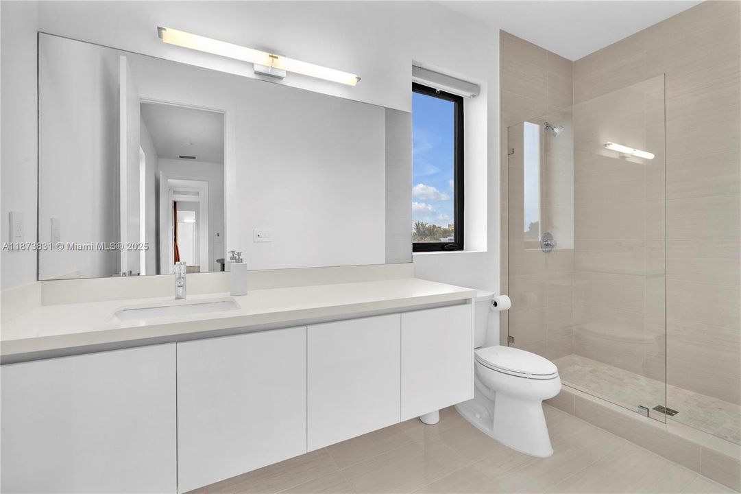 待售: $3,650,000 (5 贝兹, 9 浴室, 6171 平方英尺)