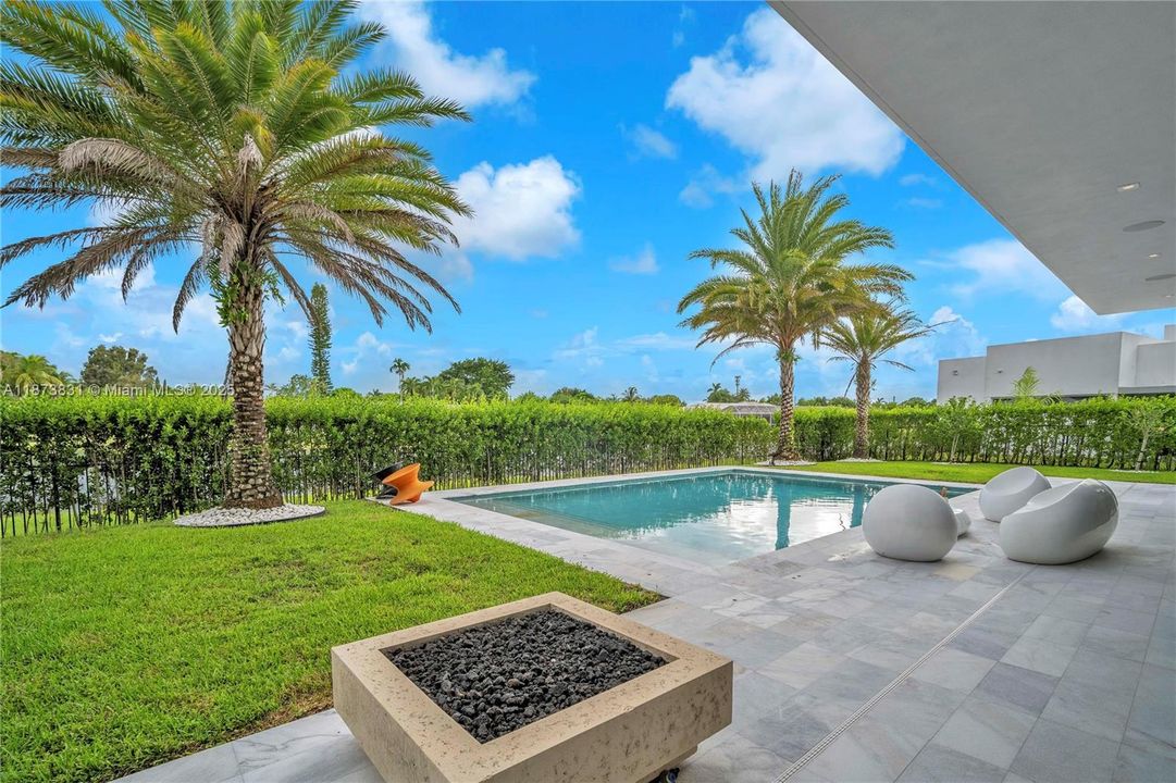 待售: $3,650,000 (5 贝兹, 9 浴室, 6171 平方英尺)