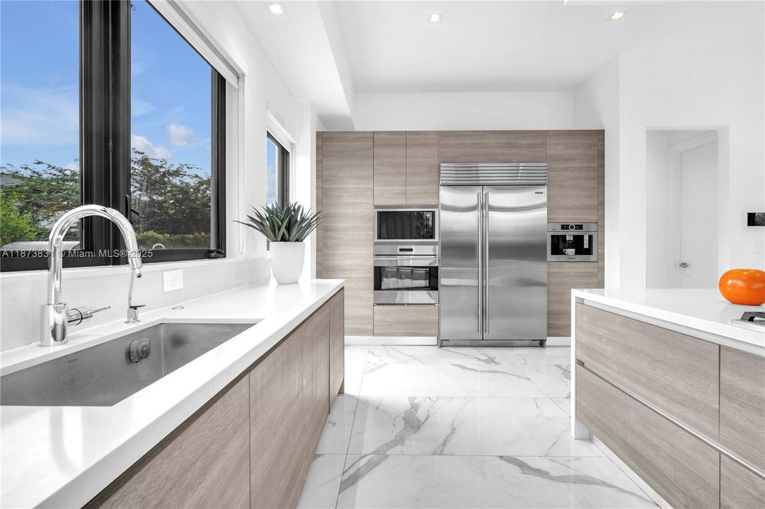 待售: $3,650,000 (5 贝兹, 9 浴室, 6171 平方英尺)