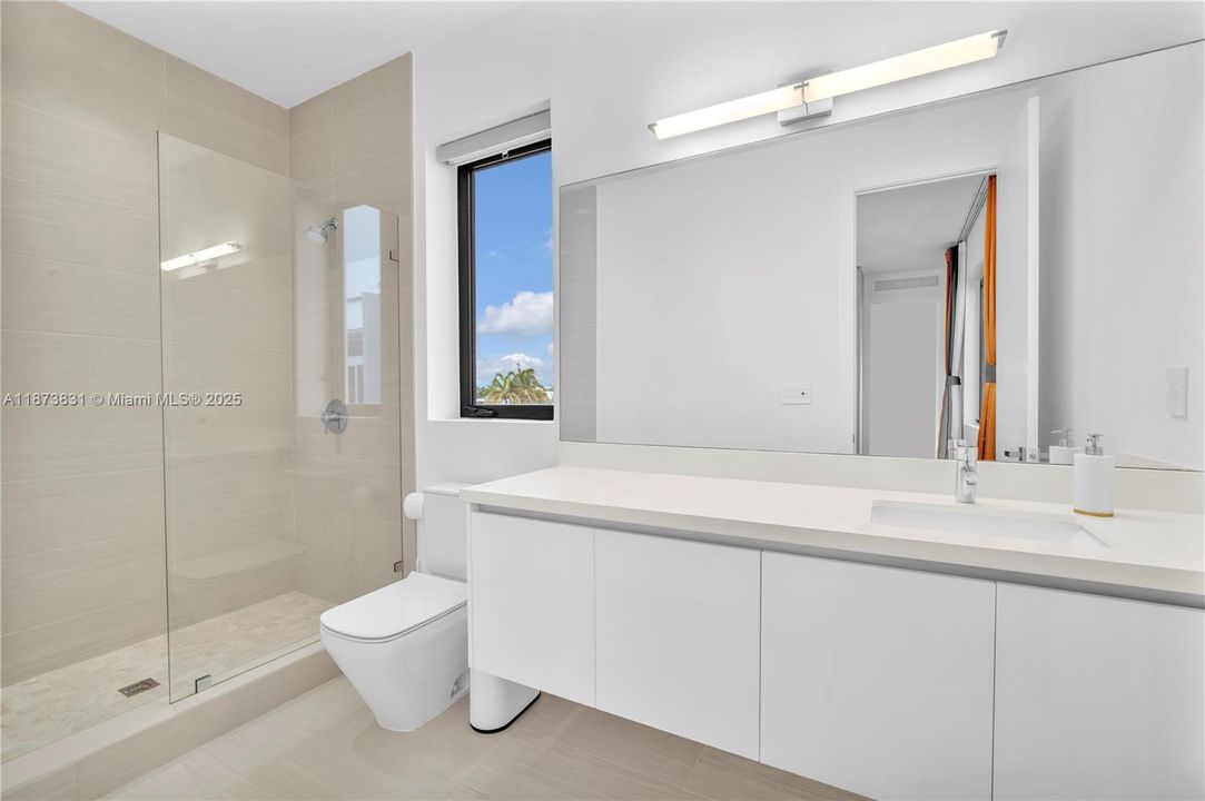 待售: $3,650,000 (5 贝兹, 9 浴室, 6171 平方英尺)