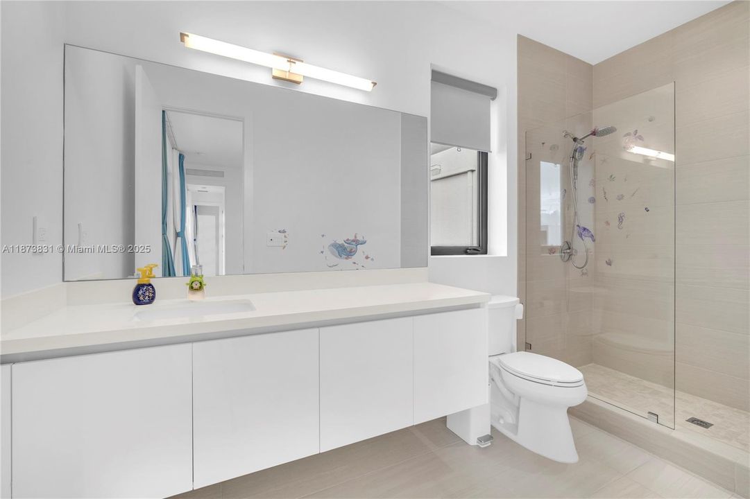 待售: $3,650,000 (5 贝兹, 9 浴室, 6171 平方英尺)