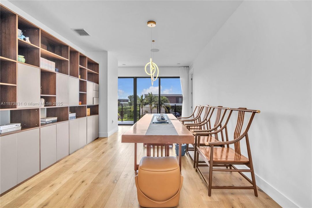 待售: $3,650,000 (5 贝兹, 9 浴室, 6171 平方英尺)