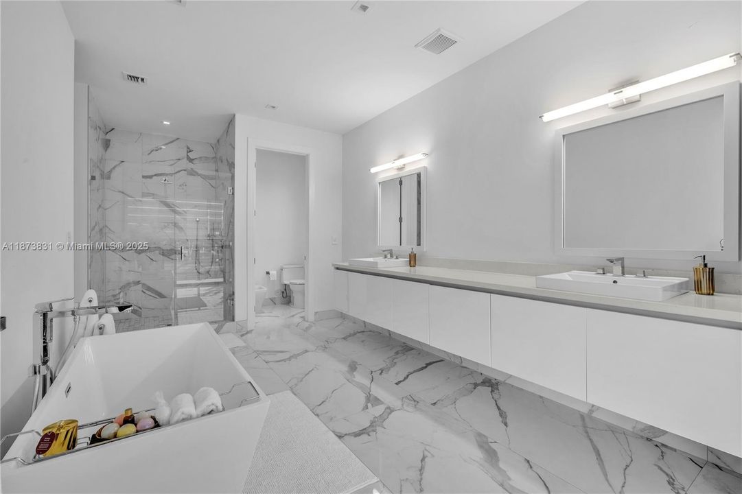 待售: $3,650,000 (5 贝兹, 9 浴室, 6171 平方英尺)