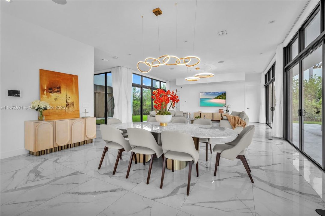 待售: $3,650,000 (5 贝兹, 9 浴室, 6171 平方英尺)