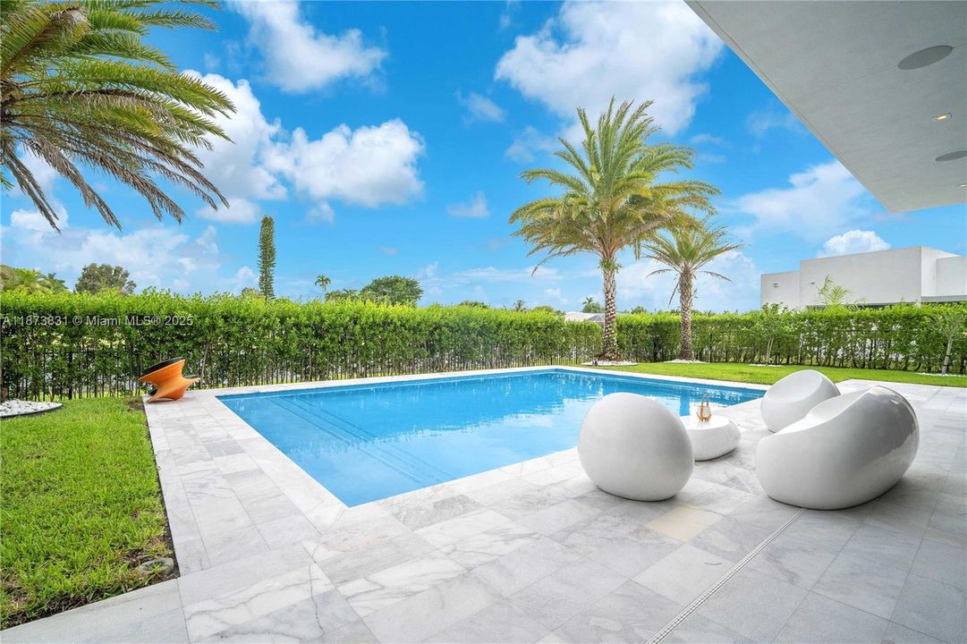 待售: $3,650,000 (5 贝兹, 9 浴室, 6171 平方英尺)