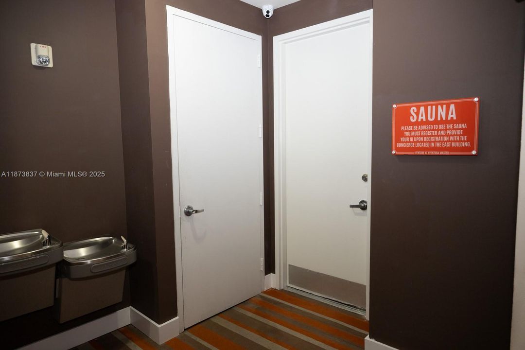 待售: $450,000 (2 贝兹, 2 浴室, 1086 平方英尺)