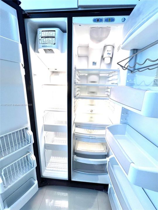 待售: $450,000 (2 贝兹, 2 浴室, 1086 平方英尺)