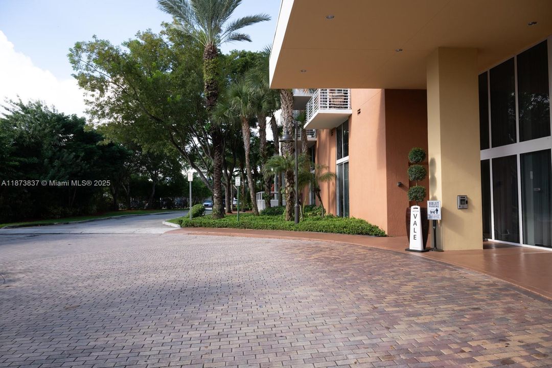 待售: $450,000 (2 贝兹, 2 浴室, 1086 平方英尺)