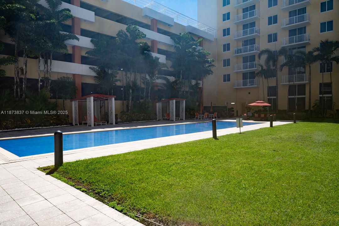 待售: $450,000 (2 贝兹, 2 浴室, 1086 平方英尺)