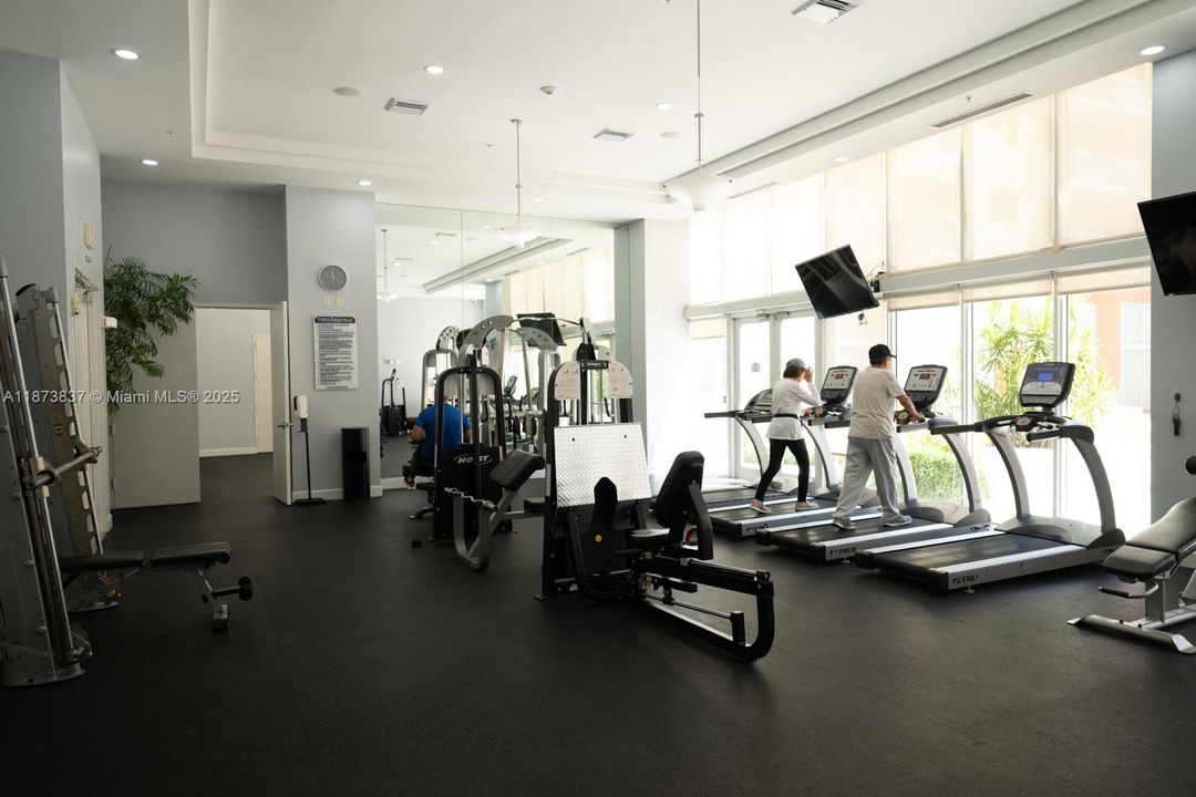 待售: $450,000 (2 贝兹, 2 浴室, 1086 平方英尺)