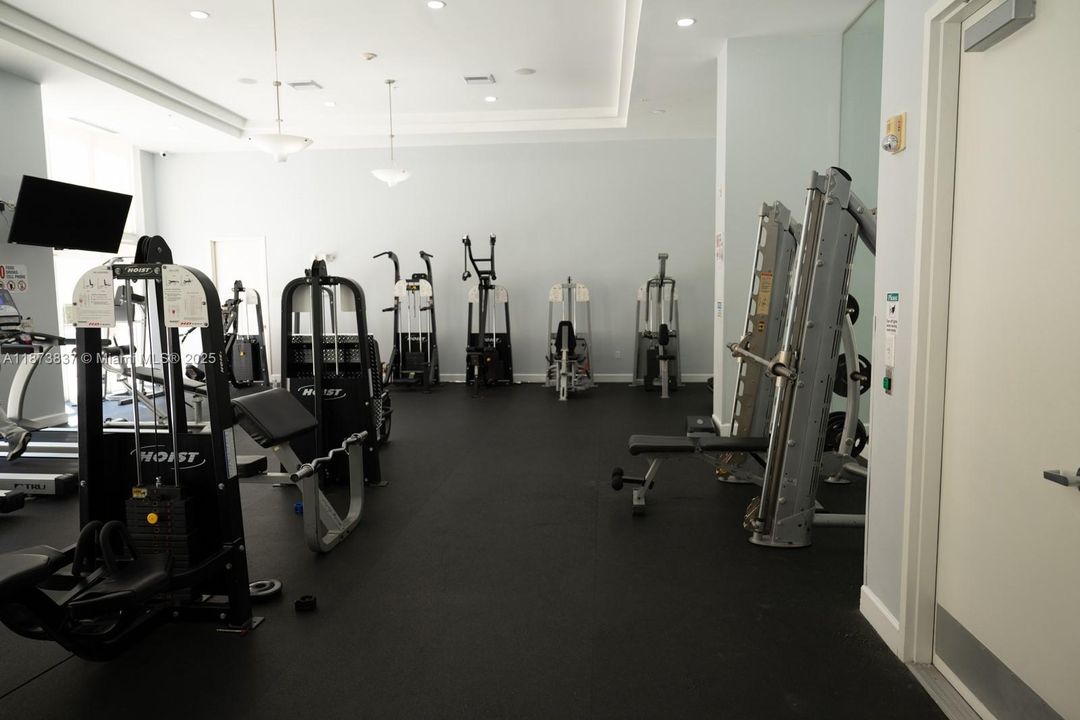 待售: $450,000 (2 贝兹, 2 浴室, 1086 平方英尺)