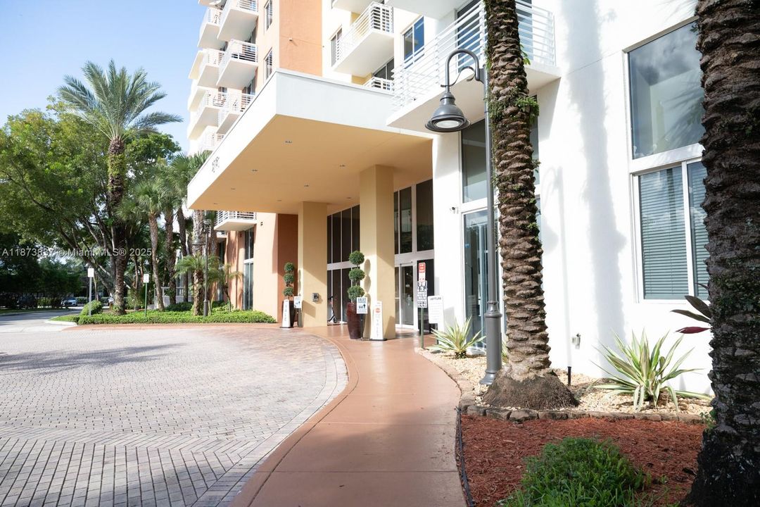 待售: $450,000 (2 贝兹, 2 浴室, 1086 平方英尺)