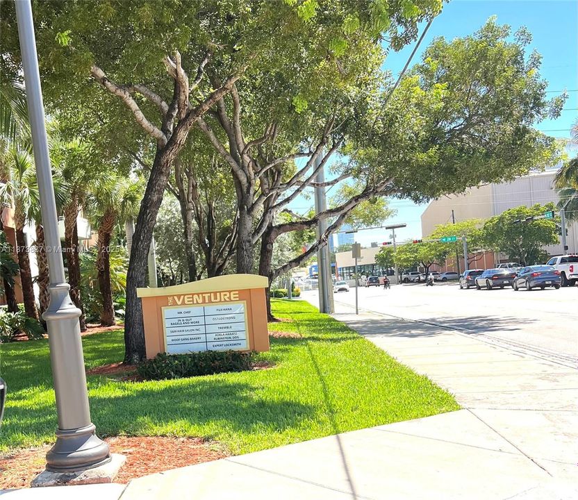 待售: $450,000 (2 贝兹, 2 浴室, 1086 平方英尺)