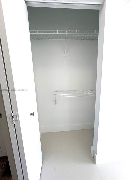 待售: $450,000 (2 贝兹, 2 浴室, 1086 平方英尺)