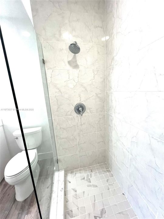 待售: $450,000 (2 贝兹, 2 浴室, 1086 平方英尺)