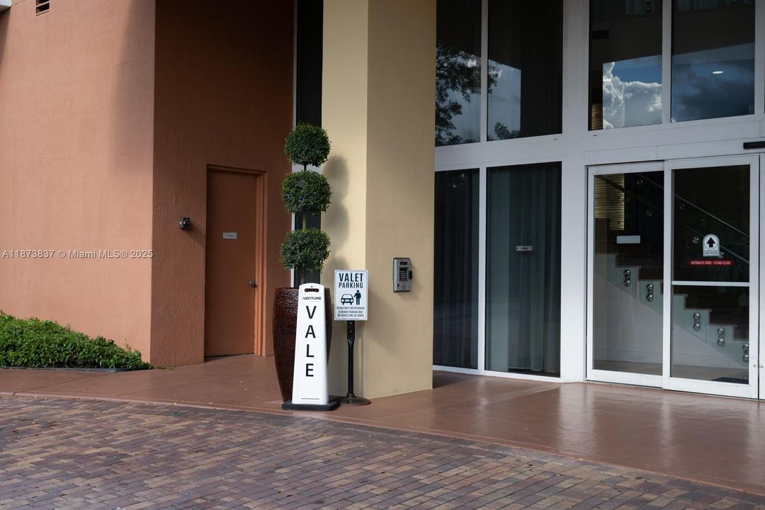 待售: $450,000 (2 贝兹, 2 浴室, 1086 平方英尺)