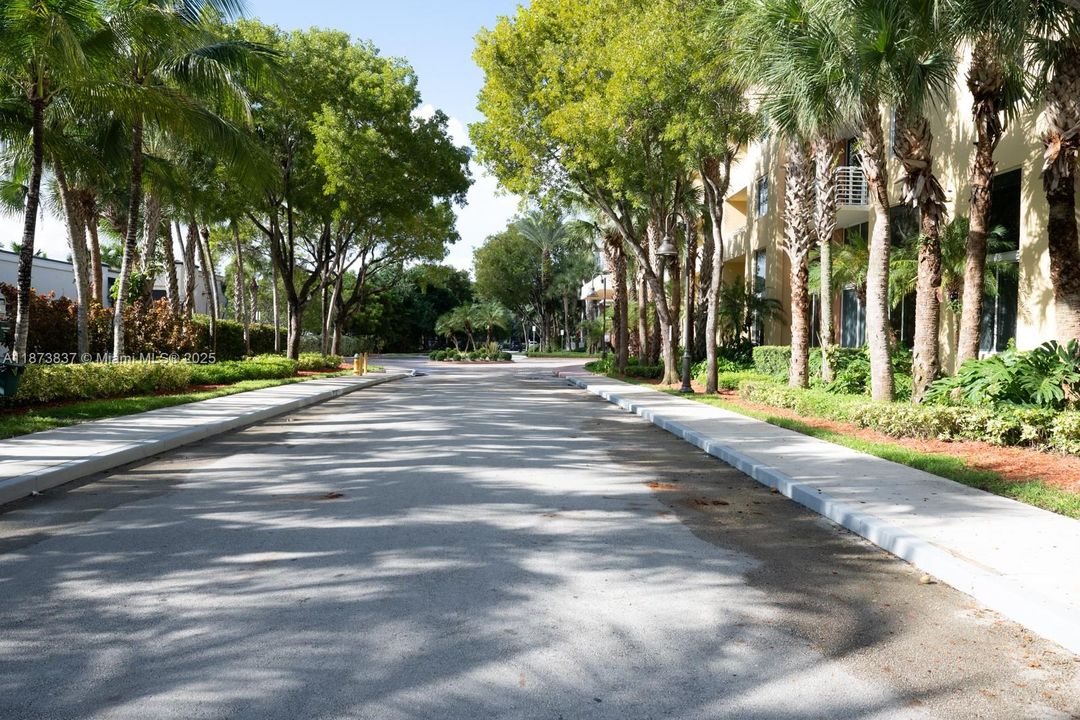 待售: $450,000 (2 贝兹, 2 浴室, 1086 平方英尺)