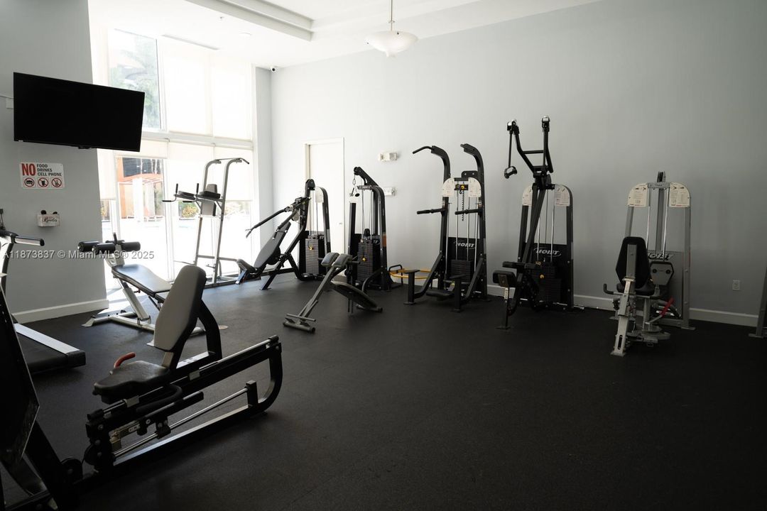 待售: $450,000 (2 贝兹, 2 浴室, 1086 平方英尺)