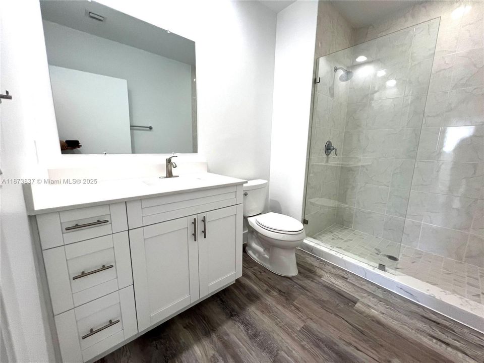 待售: $450,000 (2 贝兹, 2 浴室, 1086 平方英尺)