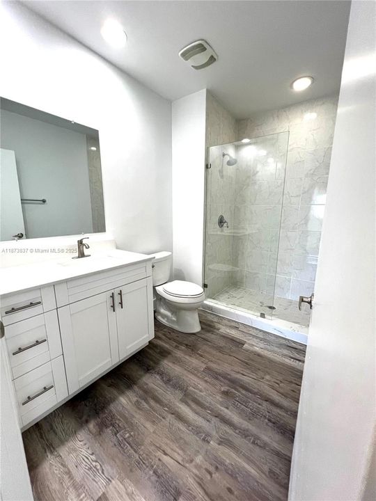 待售: $450,000 (2 贝兹, 2 浴室, 1086 平方英尺)