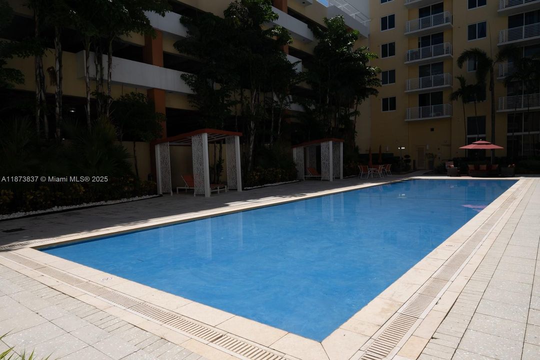 待售: $450,000 (2 贝兹, 2 浴室, 1086 平方英尺)