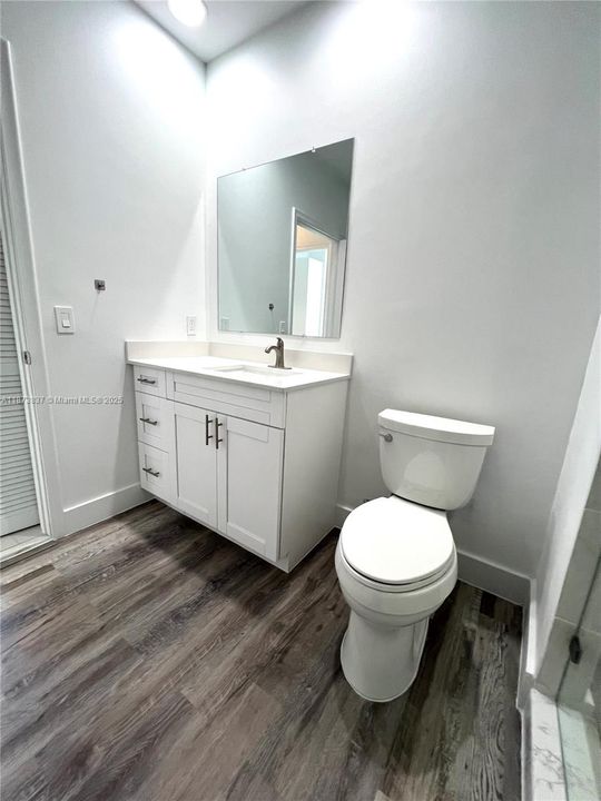 待售: $450,000 (2 贝兹, 2 浴室, 1086 平方英尺)