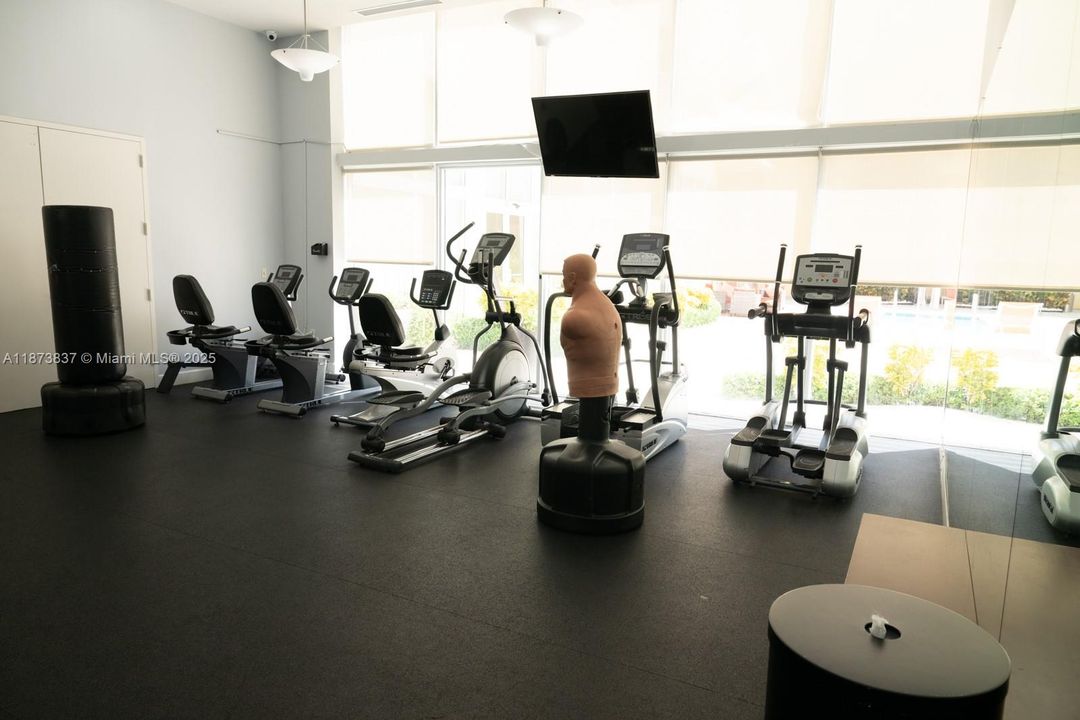 待售: $450,000 (2 贝兹, 2 浴室, 1086 平方英尺)