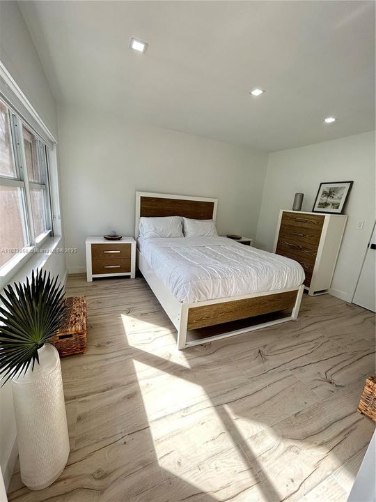 Под контрактом: $2,300 (1 спален, 1 ванн, 680 Квадратных фут)