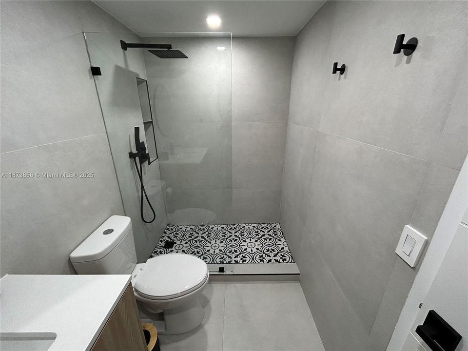 Под контрактом: $2,300 (1 спален, 1 ванн, 680 Квадратных фут)