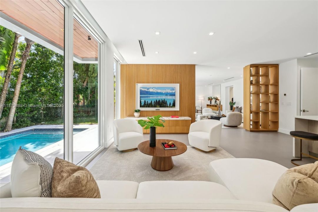 En Venta: $7,750,000 (7 camas, 7 baños, 4565 Pies cuadrados)