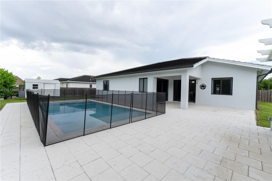 Active With Contract: $920,000 (4 beds, 3 baths, 2442 Square Feet)