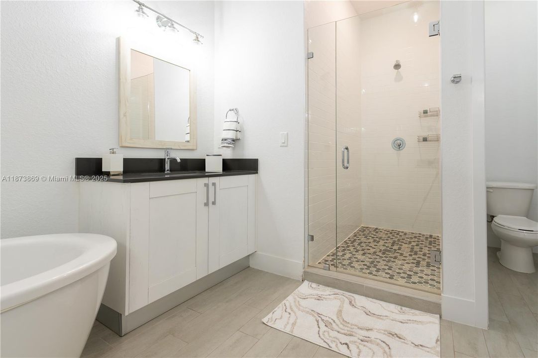 Active With Contract: $920,000 (4 beds, 3 baths, 2442 Square Feet)