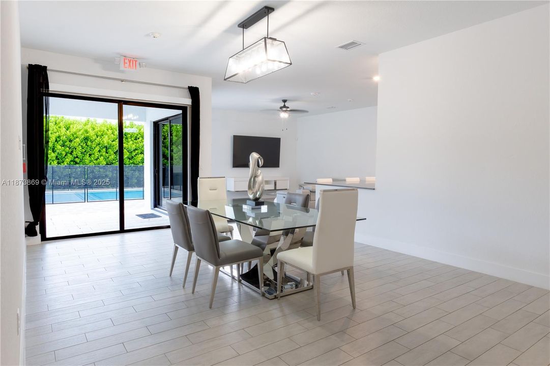 Active With Contract: $920,000 (4 beds, 3 baths, 2442 Square Feet)