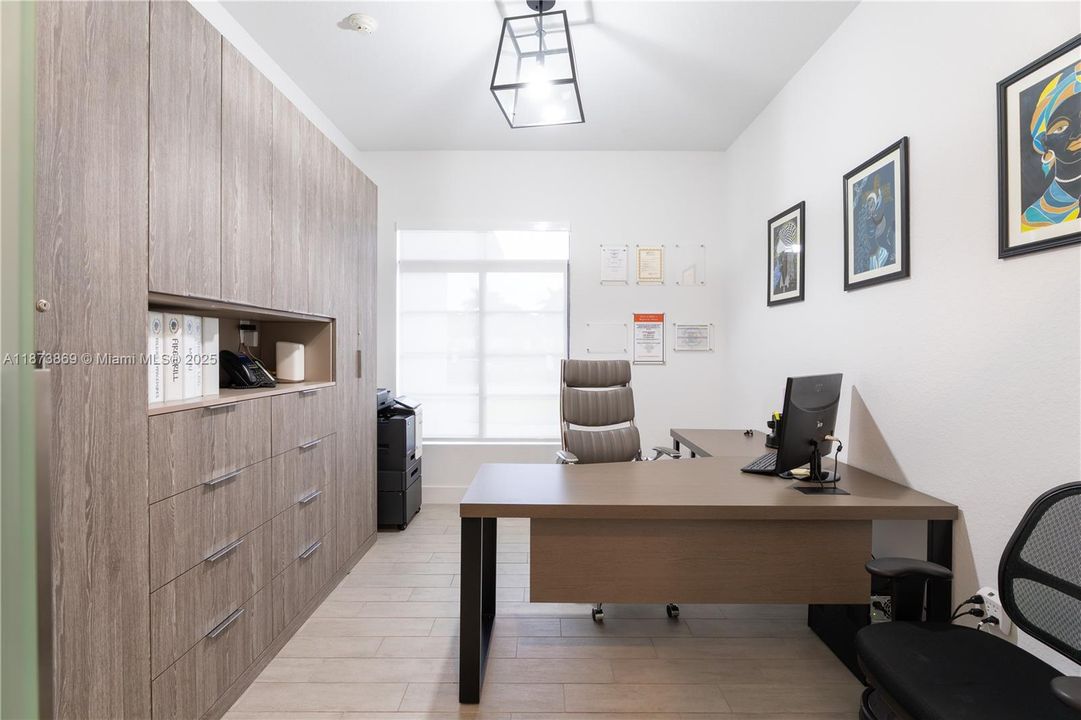 Active With Contract: $920,000 (4 beds, 3 baths, 2442 Square Feet)