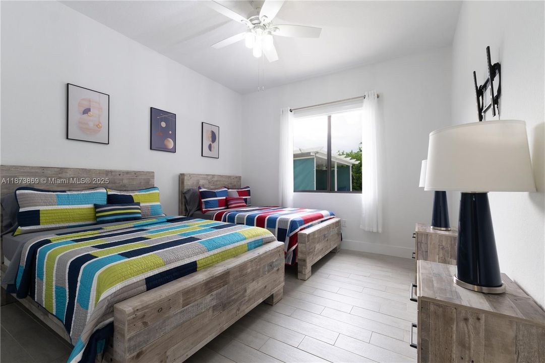 Active With Contract: $920,000 (4 beds, 3 baths, 2442 Square Feet)