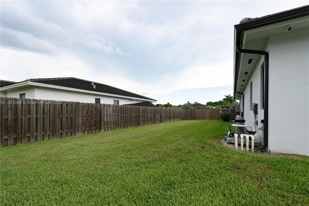 Active With Contract: $920,000 (4 beds, 3 baths, 2442 Square Feet)