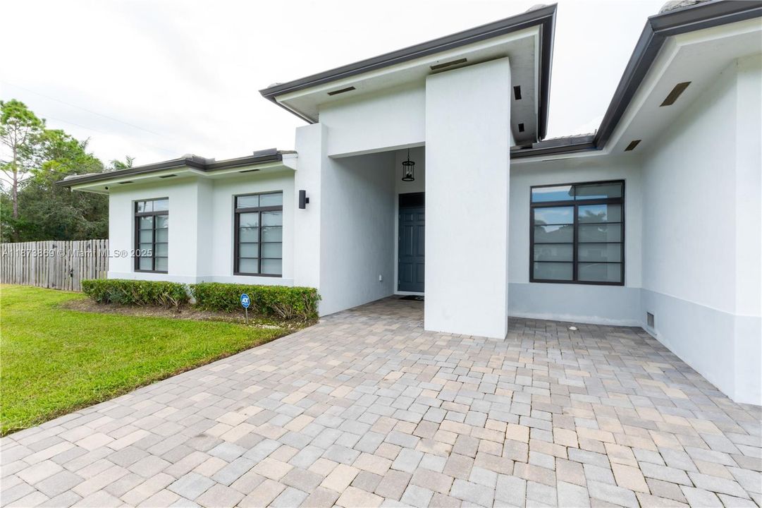 Active With Contract: $920,000 (4 beds, 3 baths, 2442 Square Feet)