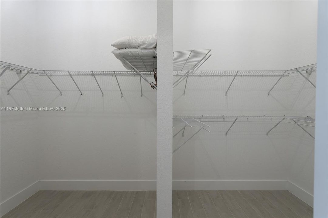 Active With Contract: $920,000 (4 beds, 3 baths, 2442 Square Feet)