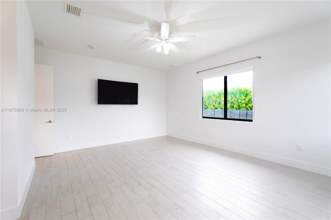 Active With Contract: $920,000 (4 beds, 3 baths, 2442 Square Feet)