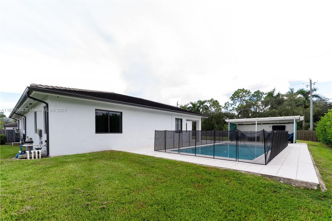 Active With Contract: $920,000 (4 beds, 3 baths, 2442 Square Feet)