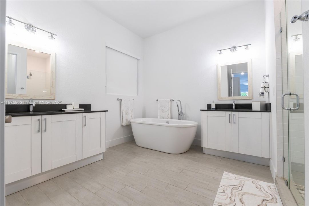 Active With Contract: $920,000 (4 beds, 3 baths, 2442 Square Feet)