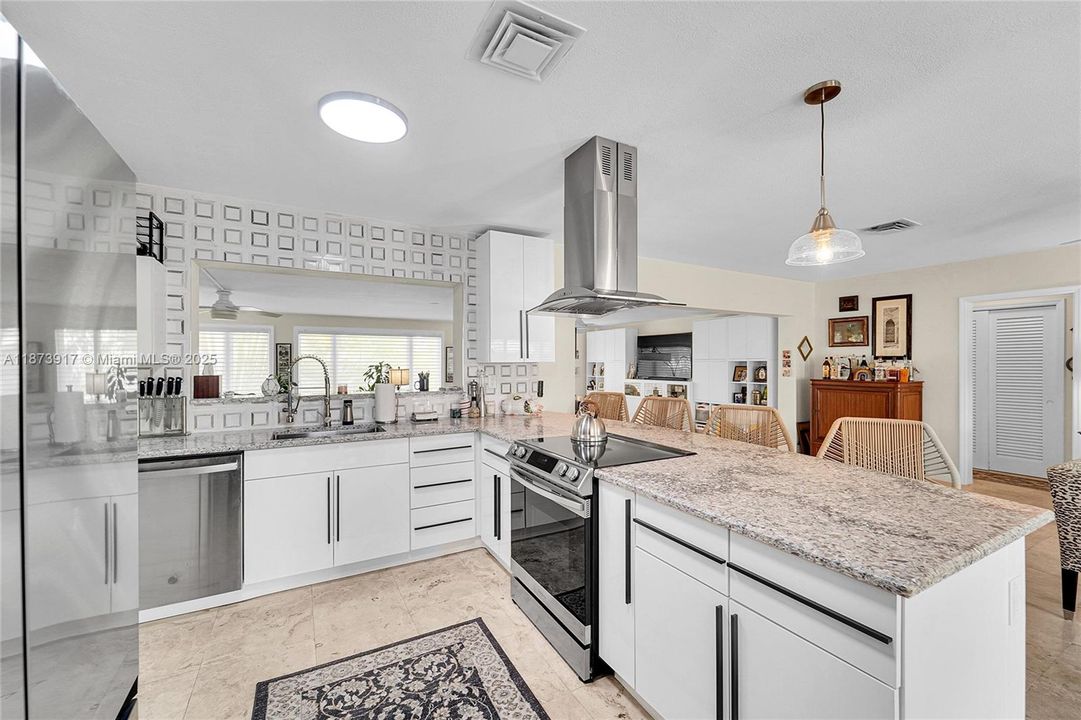 Approx. 2 year old kitchen